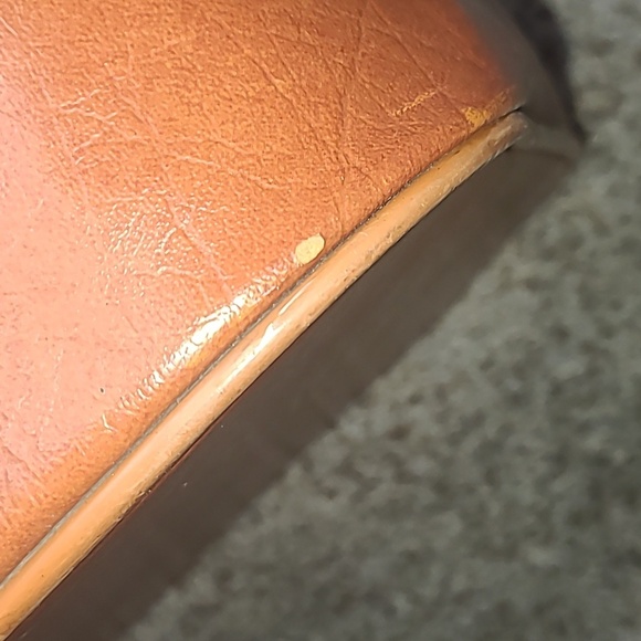 Sears Tan Luggage Travel Bag with Classic Design - Picture 6 of 11